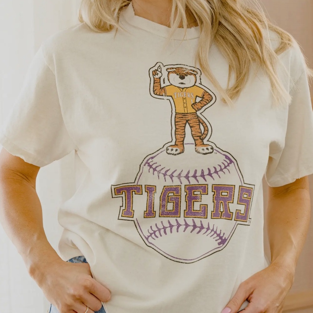 LSU Tigers Mascot Baseball Off White Thrifted Graphic Tee officially licensed⚾️